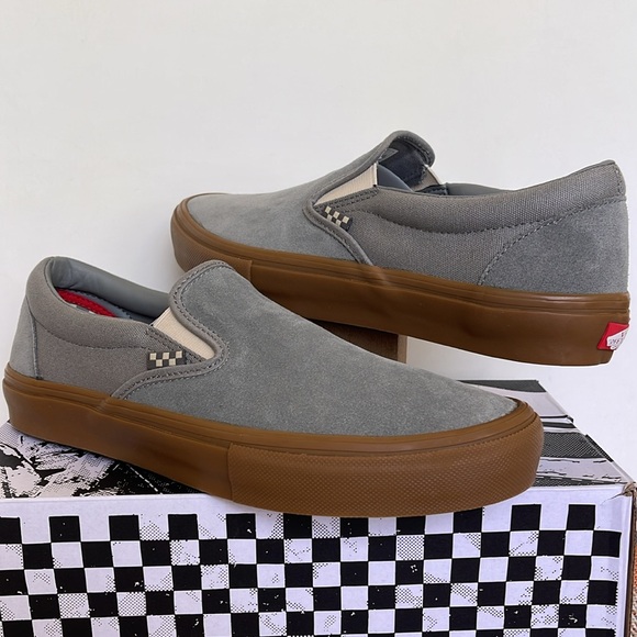 Vans WMNS Skate Slip-On Grey/Gum
VN0A5FCAN3Z
Sneakers - Picture 8 of 16